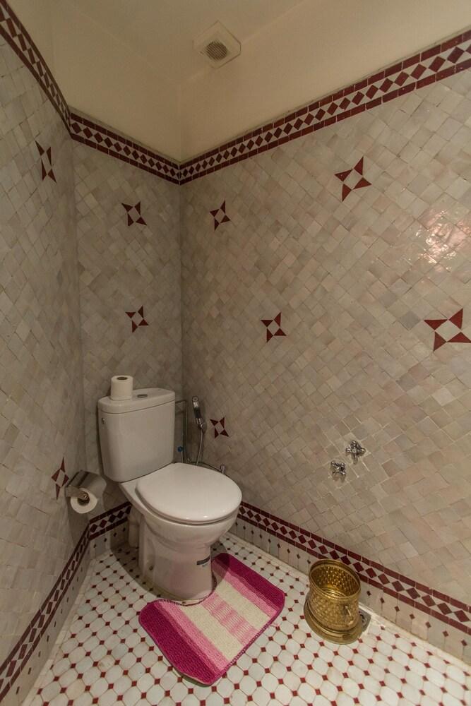Quadruple or Family Room Sofia - Bathroom Amenities