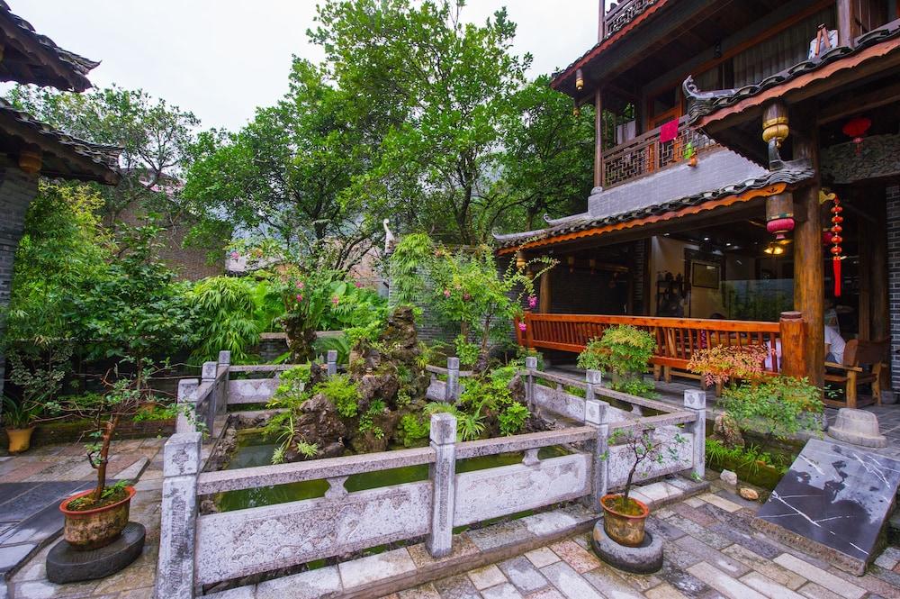 Yangshuo Scenic Mountain Retreat - Property Grounds