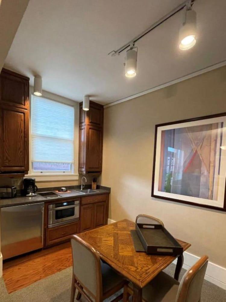 Powell Place - Private Kitchenette
