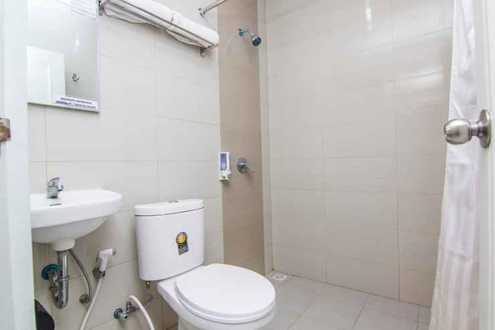 Oemah Djari Guest House Semarang - Bathroom