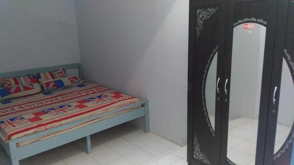 Alex House Semarang - Room