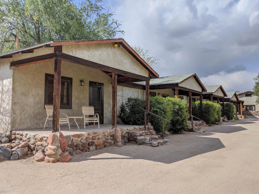 Saguaro Lake Guest Ranch - Exterior