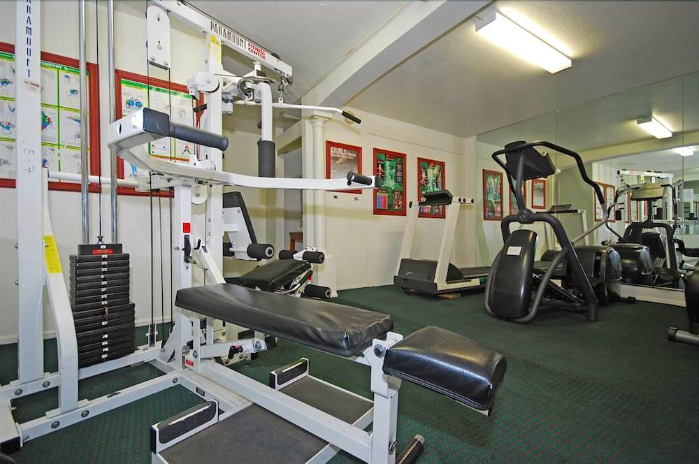 American Inn and Suites - Gym