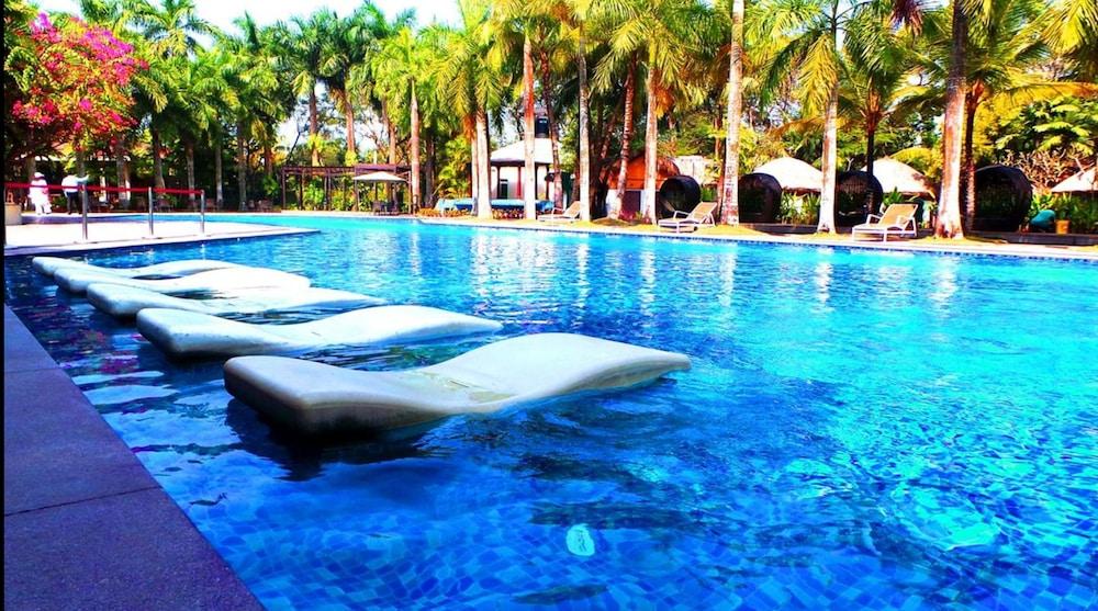 Ibiza The Fern Resort and Spa Kolkata - Pool