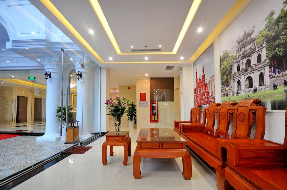 Crown Nguyen Hoang Hotel - Lobby Sitting Area