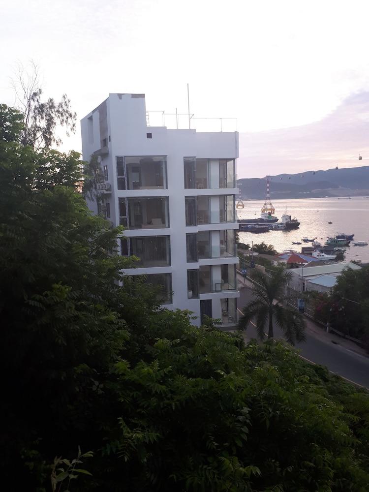 Nha Trang Harbor Apartments & Hotel - Exterior