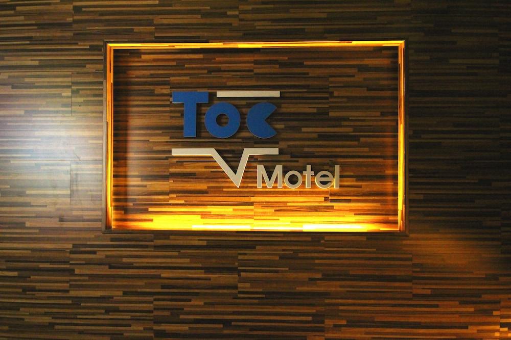 TOC Motel - Reception
