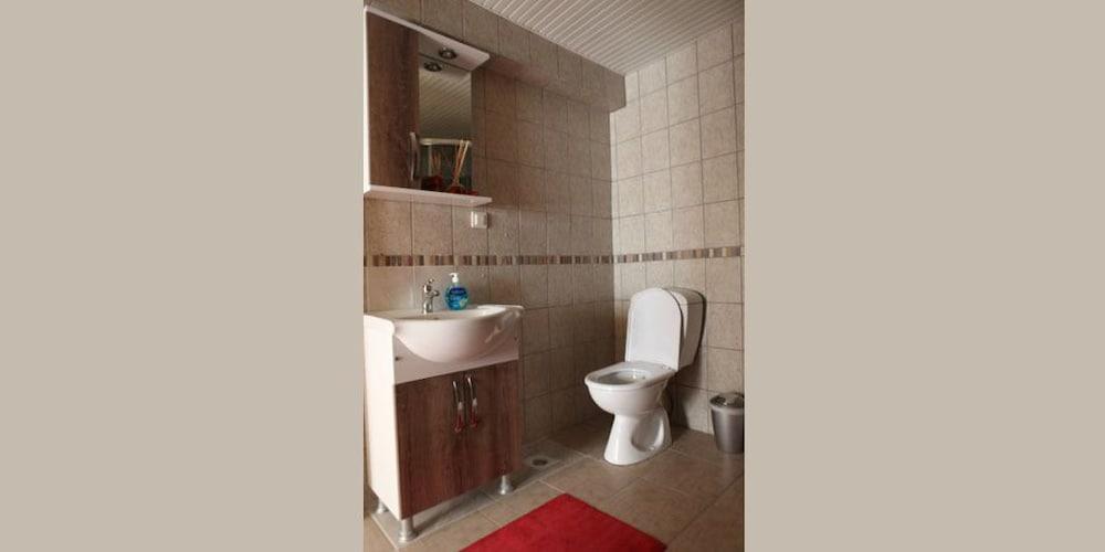 Terrasuit - Bathroom