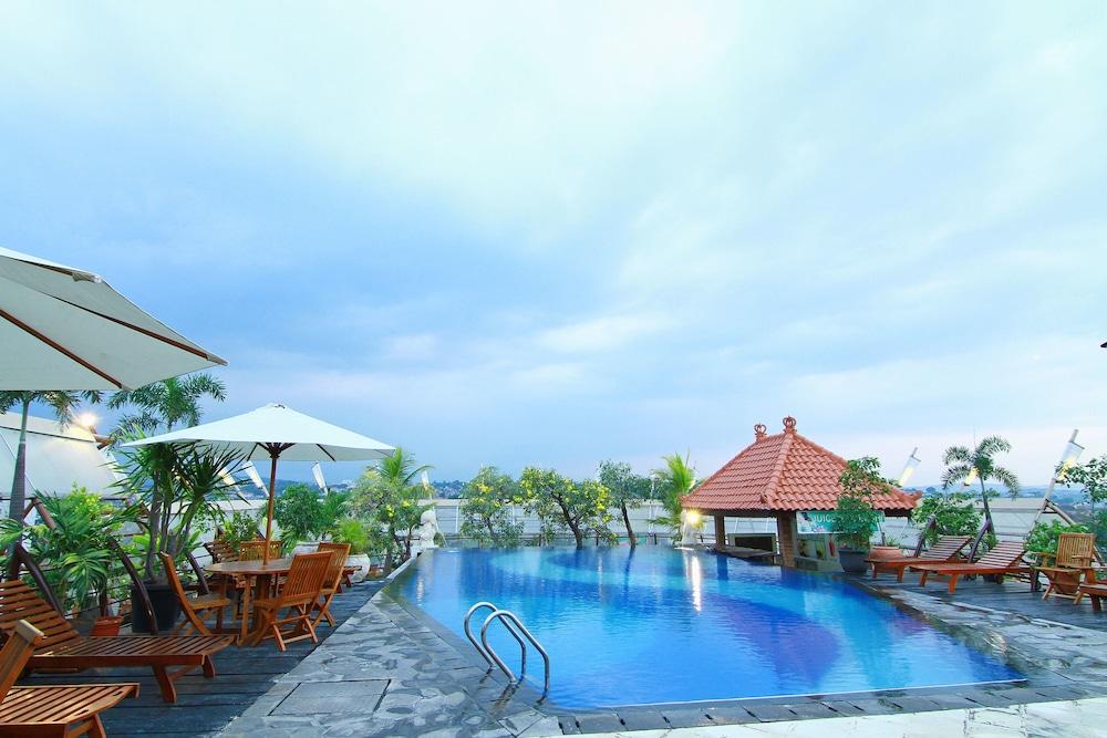 Grand Arkenso Parkview Hotel - Outdoor Pool