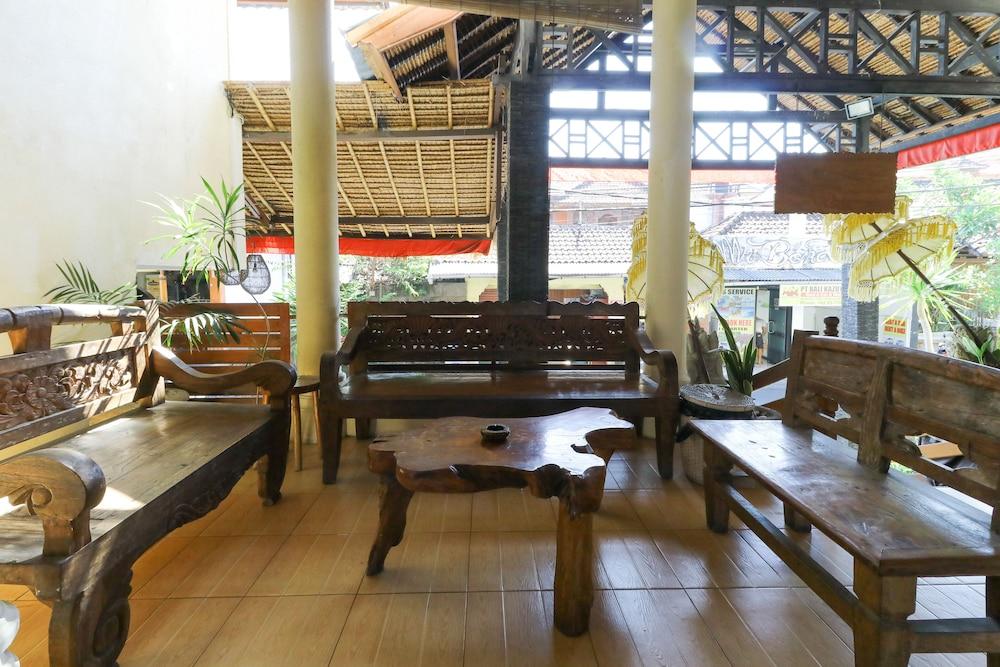 Hotel The Flora Kuta Bali - Lobby Lounge