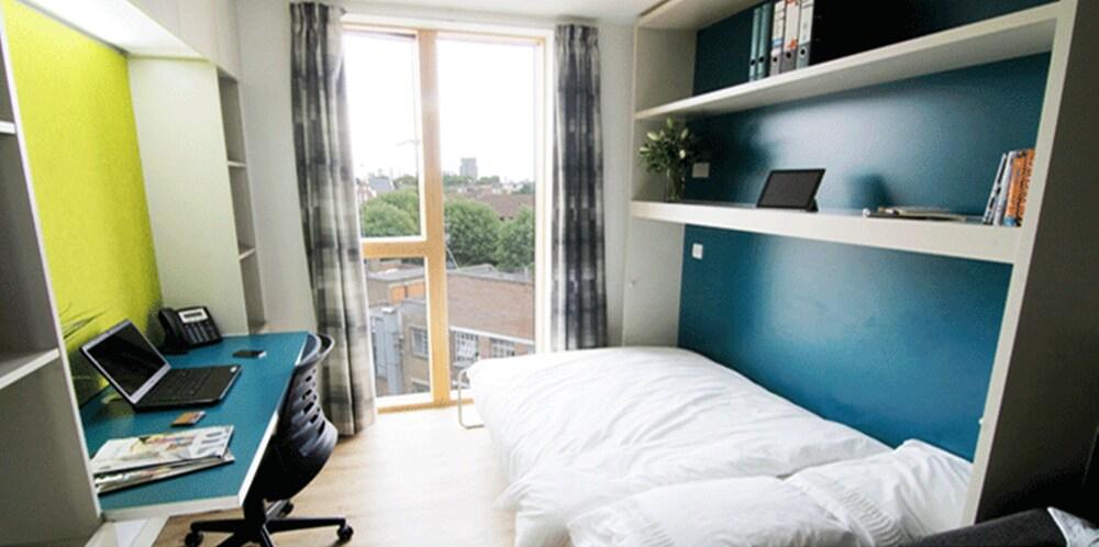 Bright Studios for STUDENTS ONLY HOXTON - Room