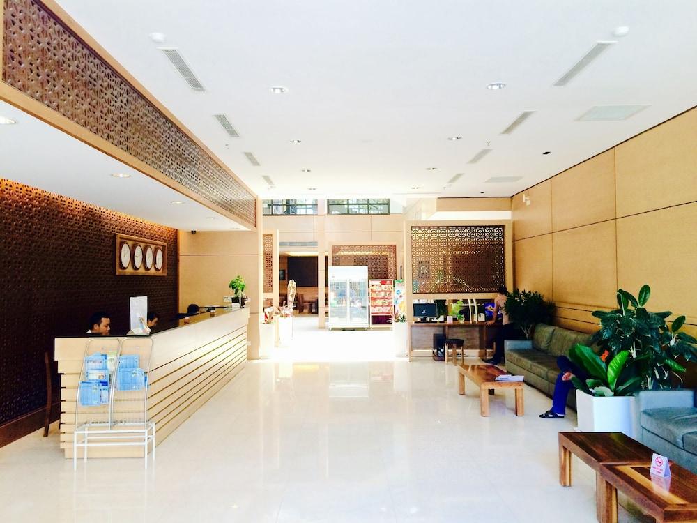 Nhi Phi Hotel - Lobby