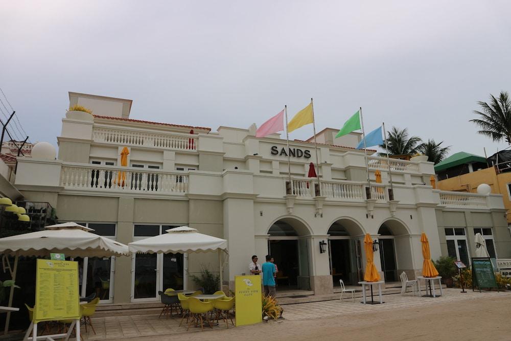 Boracay Sands Hotel - Beach