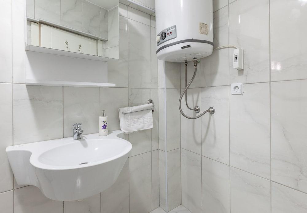 Sultan Apartments - Bathroom