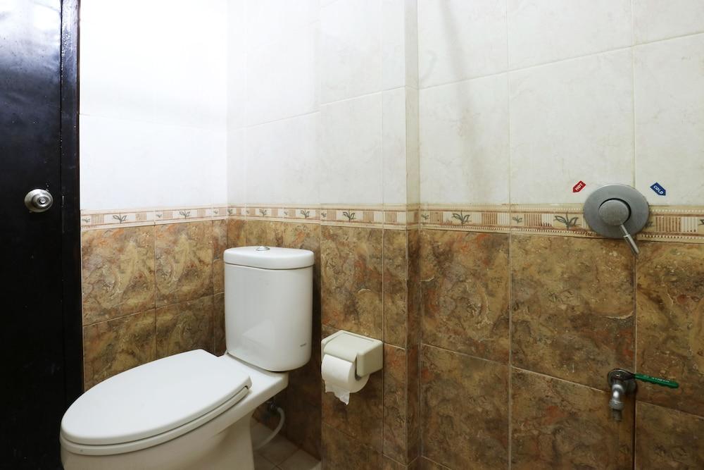 Warapsari Inn - Bathroom
