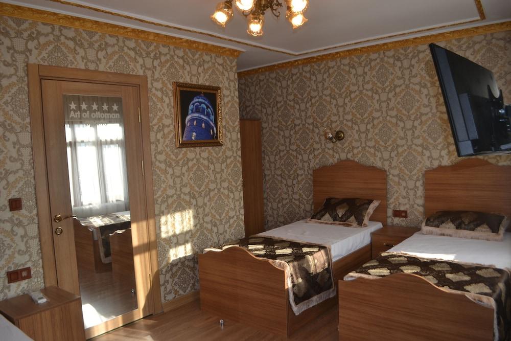 La Casa Suites - Room