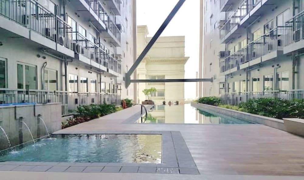 Green Residences - Outdoor Pool