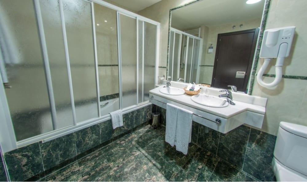 Hotel Los 5 Pinos - Bathroom