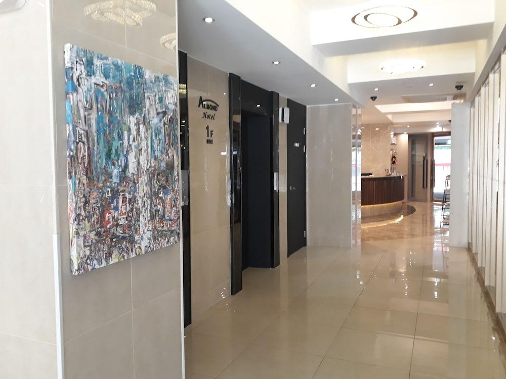 Hotel Almond Busan Station - Interior Entrance