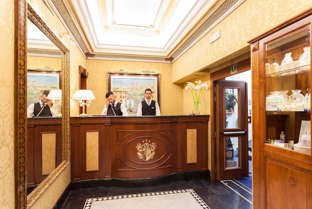 Hotel Manfredi Suite in Rome - Reception