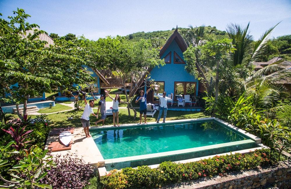 Blue Monkey Villas Resort & Ocean View - Outdoor Pool