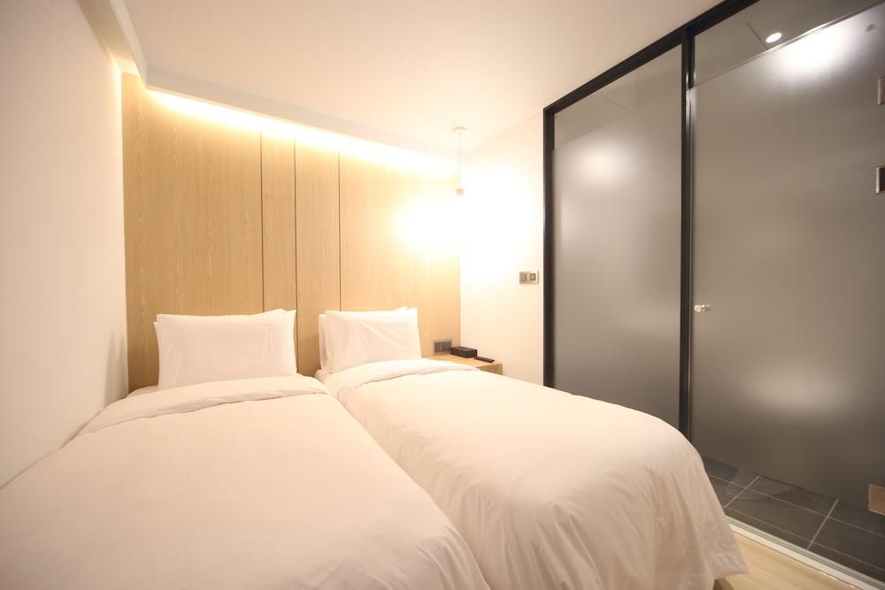 Hotel The Grang Daeyeon - Featured Image