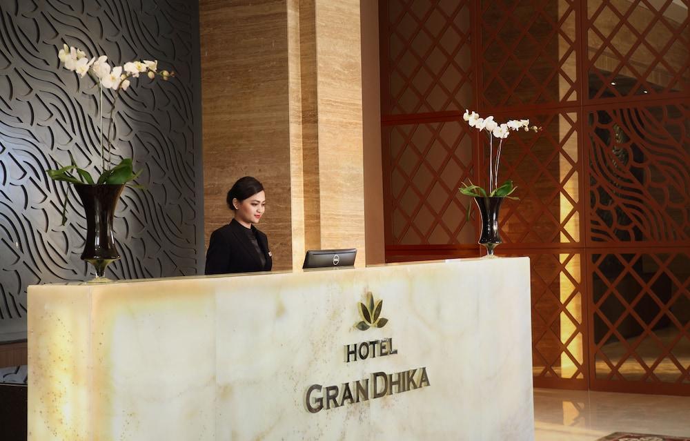 Grandhika Hotel Semarang - Reception