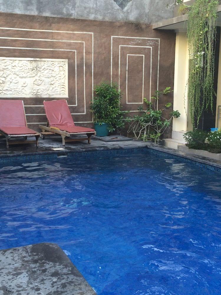 Waringin Home Stay - Outdoor Pool