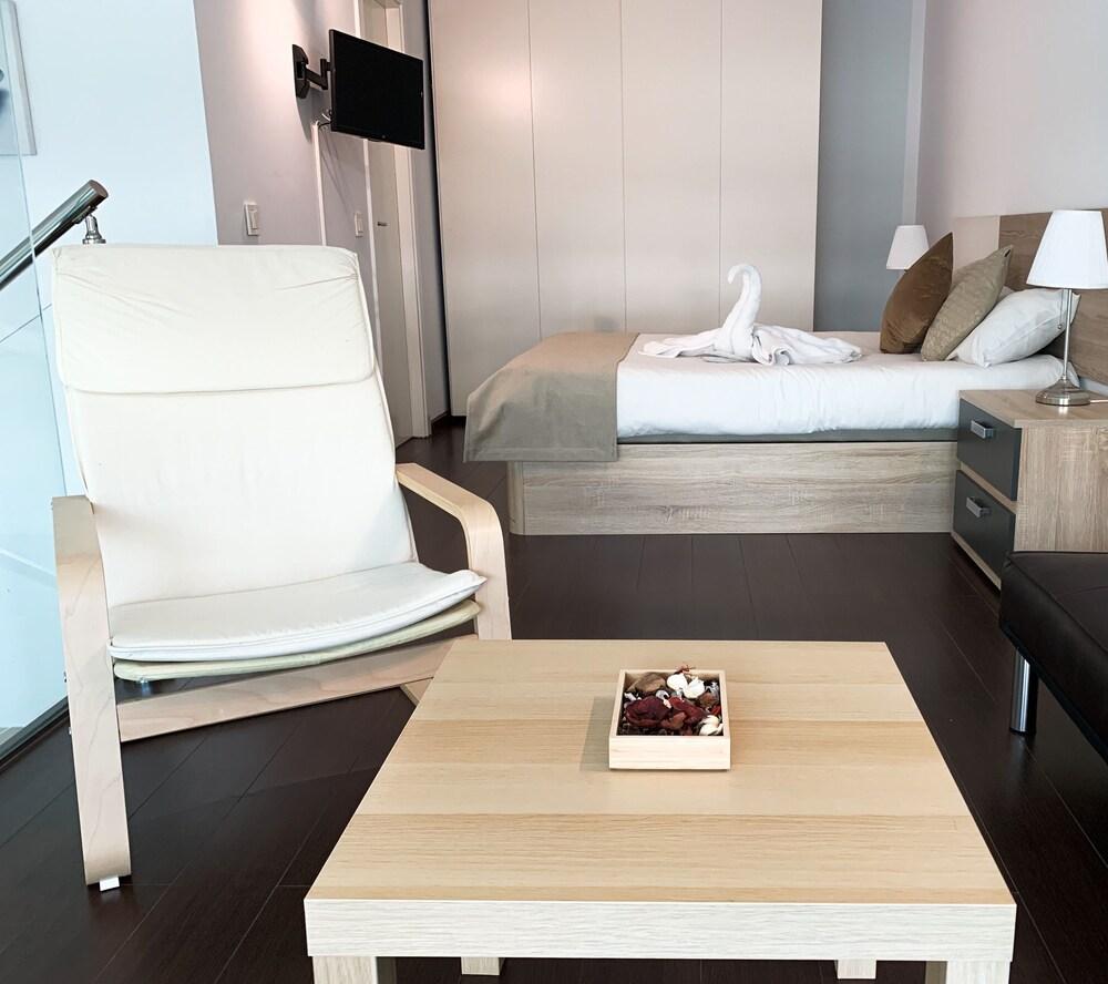 أوشون مدريد نورتي - Living Room
