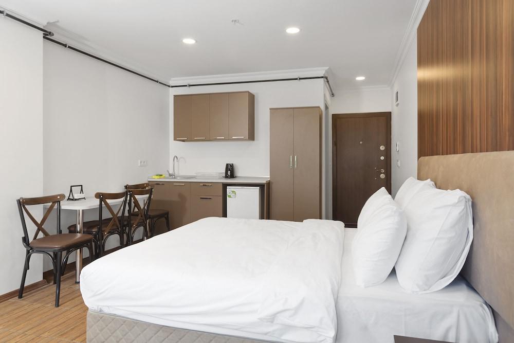 Modern Suites - Room