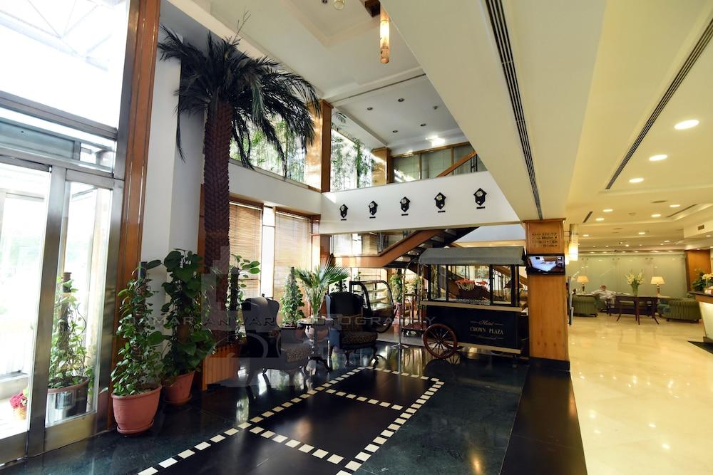Hotel Crown Plaza - Lobby