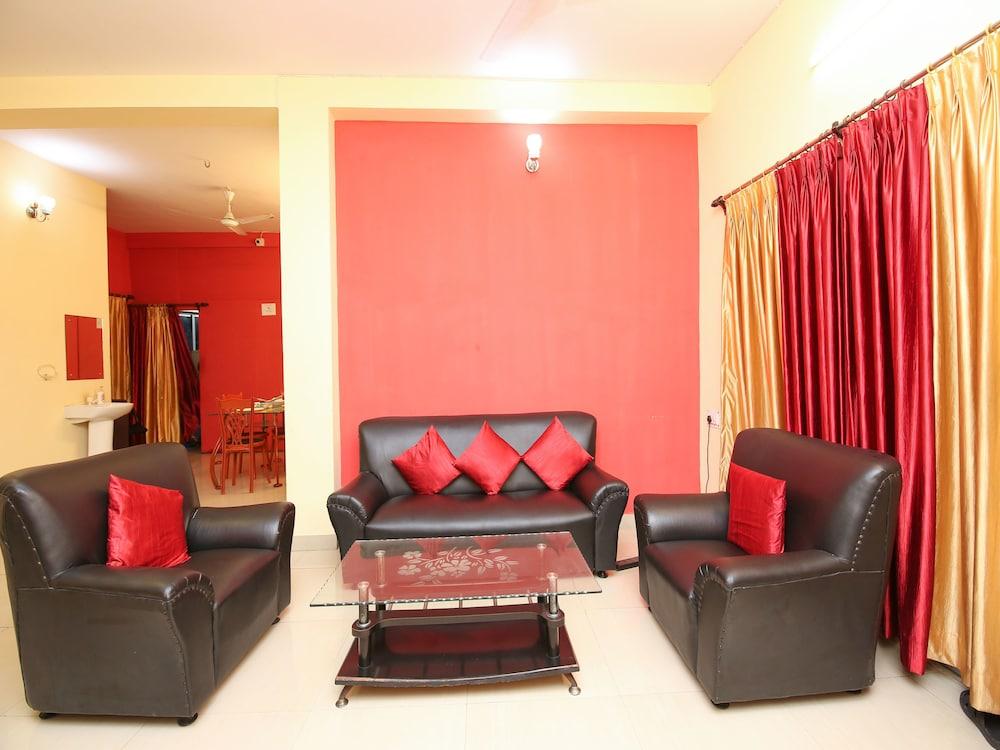 OYO Flagship 13524 Swapan Guest House - Lobby Sitting Area