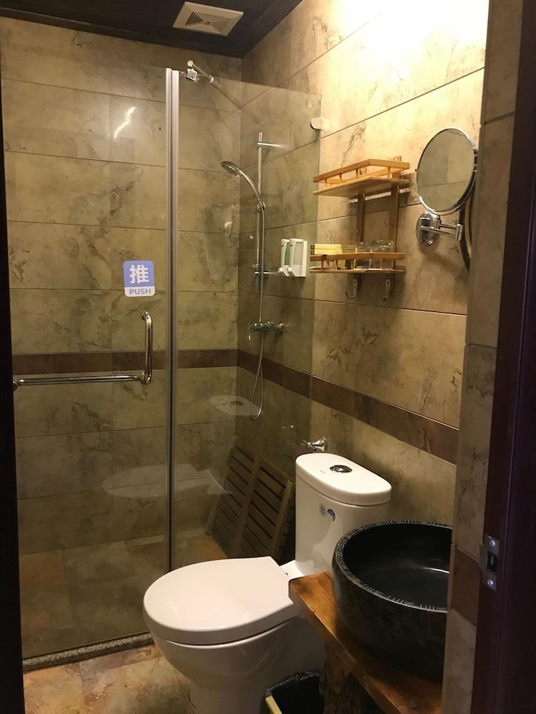 Pingan Hotel - Bathroom