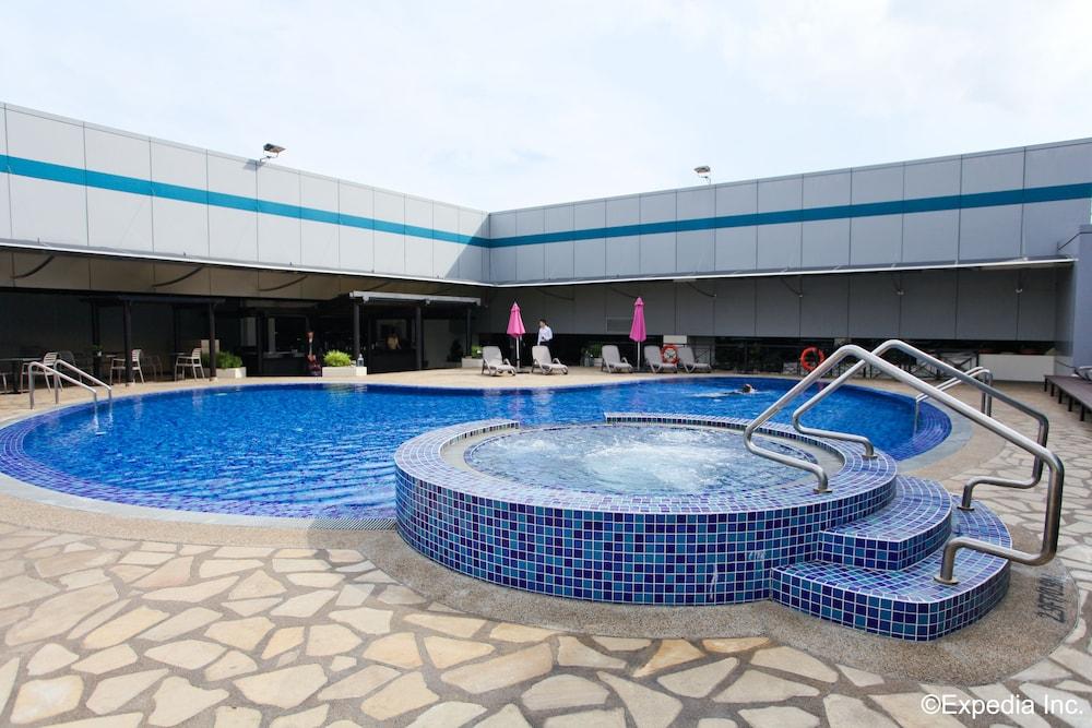 Aerotel Singapore - Transit Hotel in Terminal 1 - Outdoor Pool