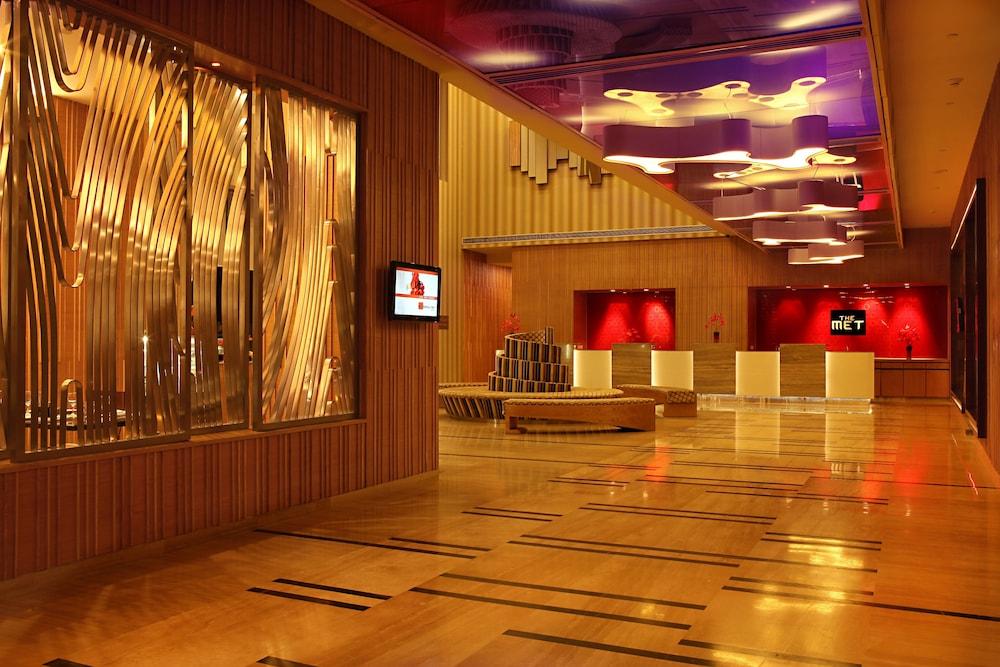 The Metropolitan Hotel and Spa New Delhi - Lobby