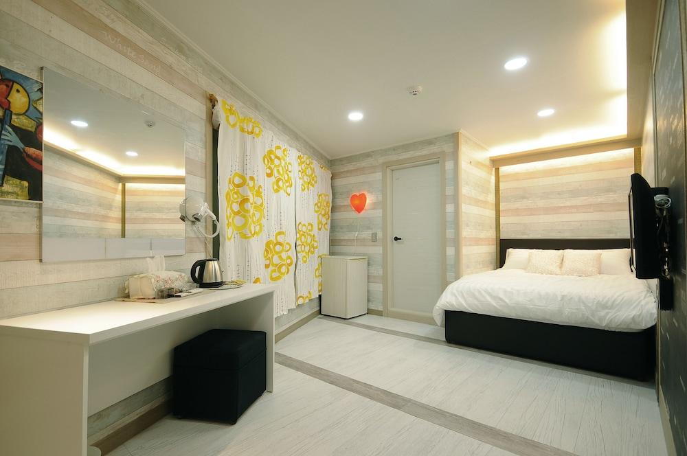 Family Hotel BnB Nampo - Room