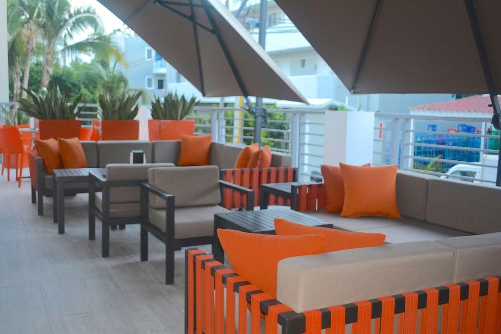 Ducassi Suites Rooftop Pool Beach Club & Spa - Interior Detail