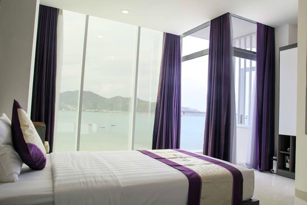 La Mer Hotel Nha Trang - Featured Image