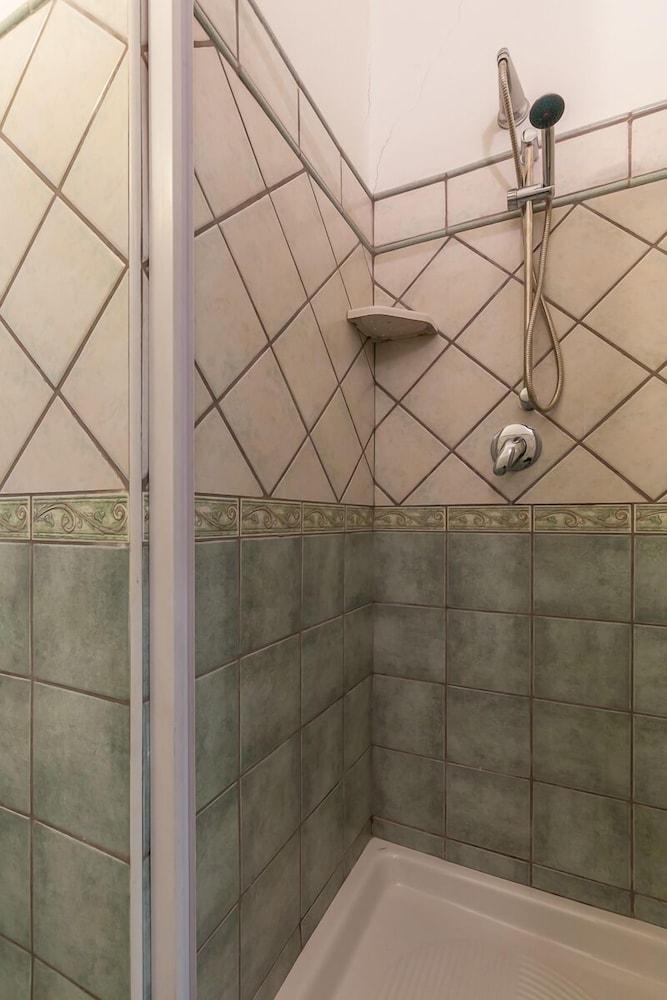 إيه دو باسي دال لونجومير دي ميرجيلينا - Bathroom