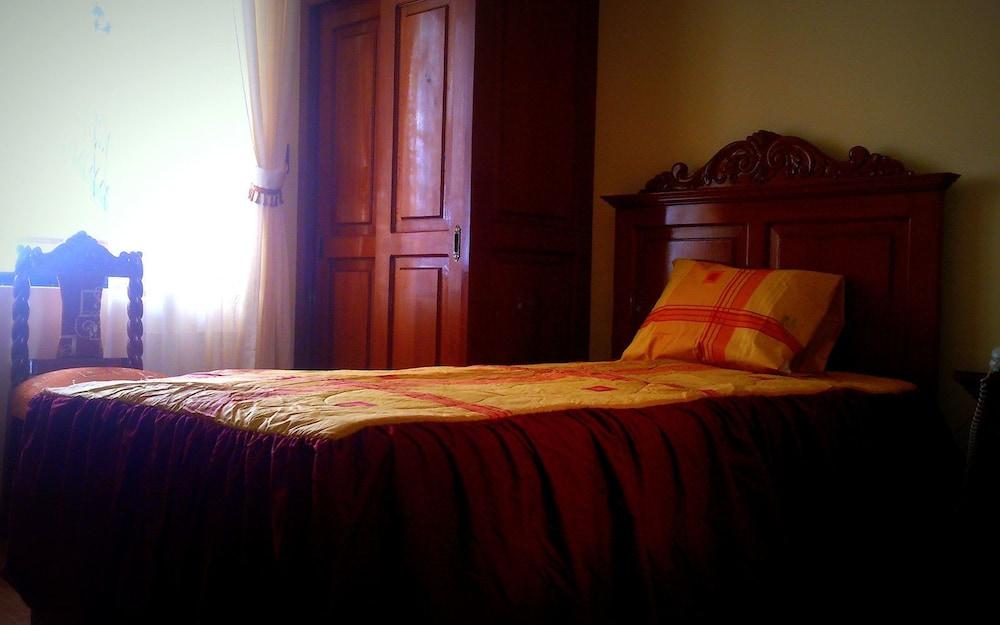Hotel Dos Reynas - Room