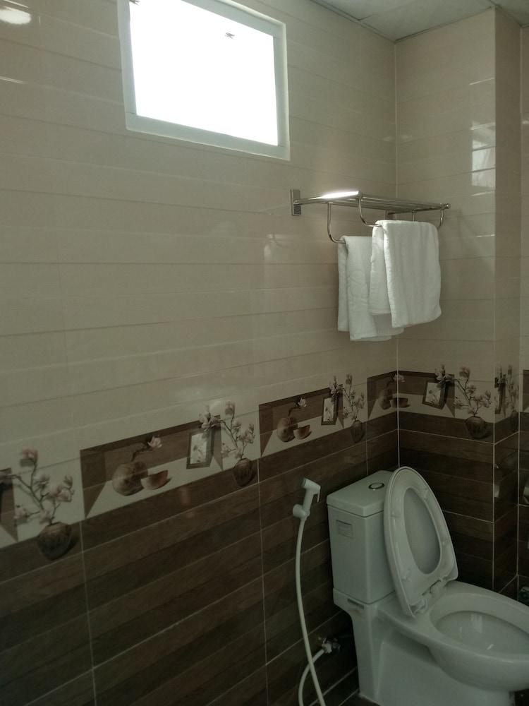 Thap Ba Hana Apartment - Bathroom