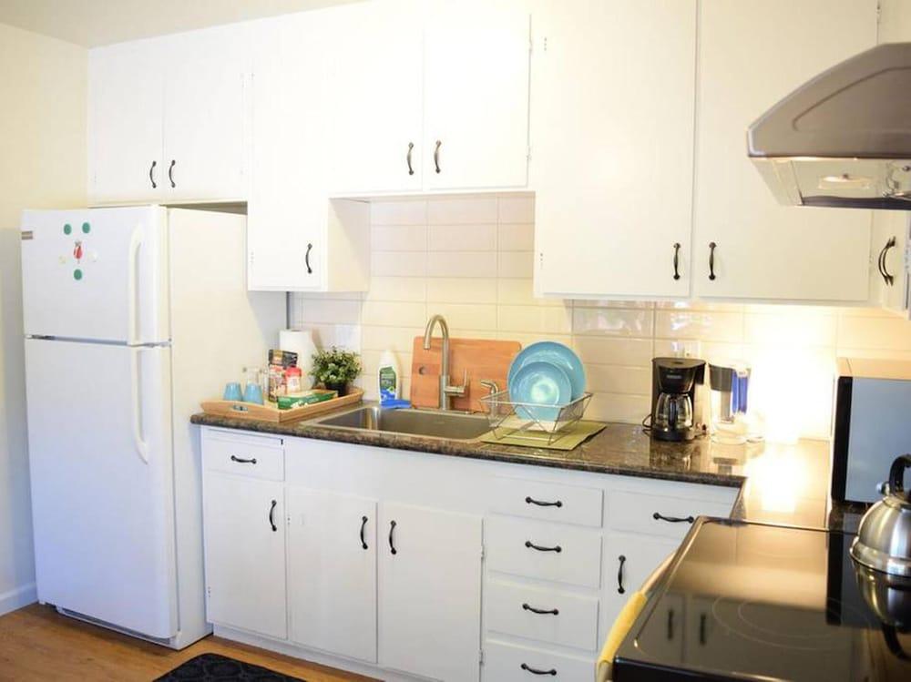 Modern 2BR Apartment - Close to Silicon Valley - Private kitchen