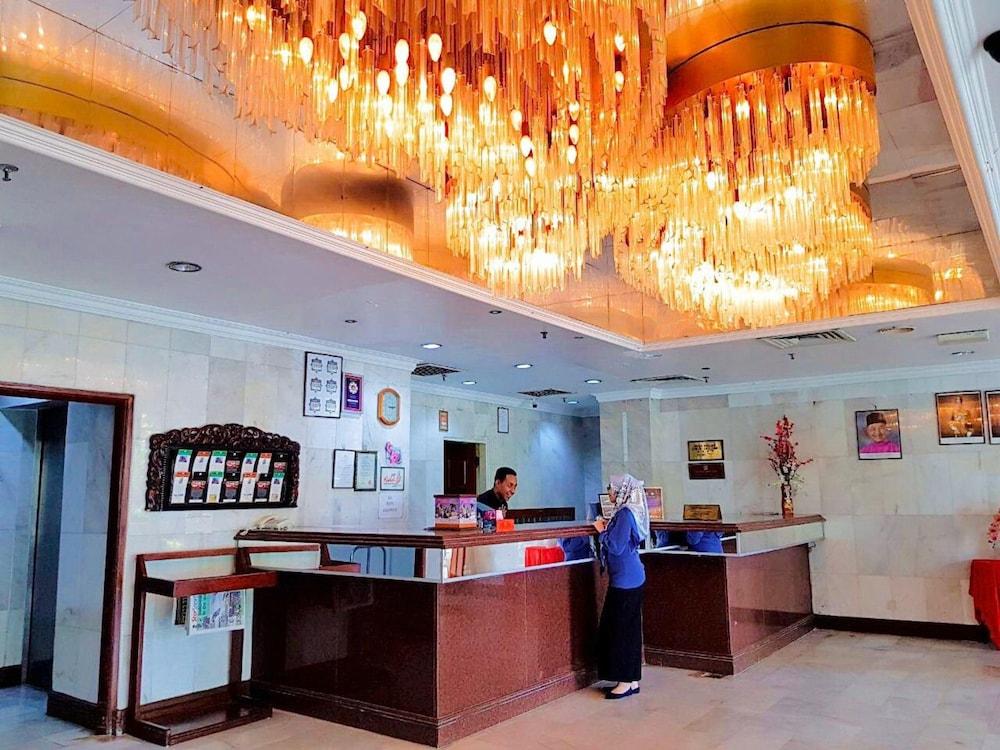 Hotel Grand Crystal Kedah - Interior Entrance