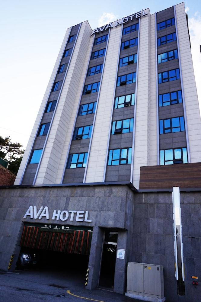 Ava Hotel - Featured Image