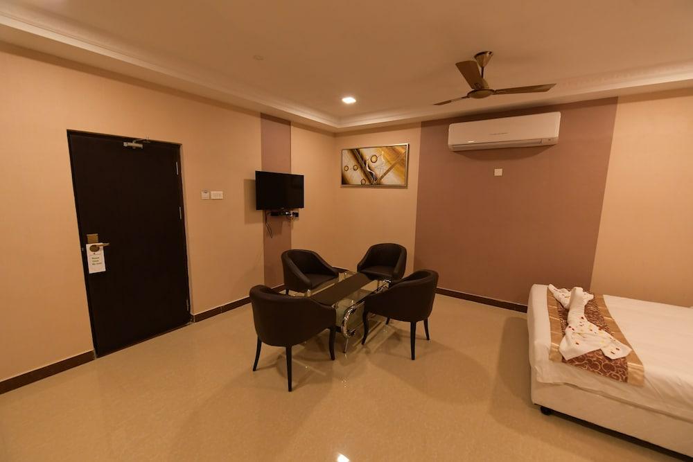 Hotel Sampath - Room