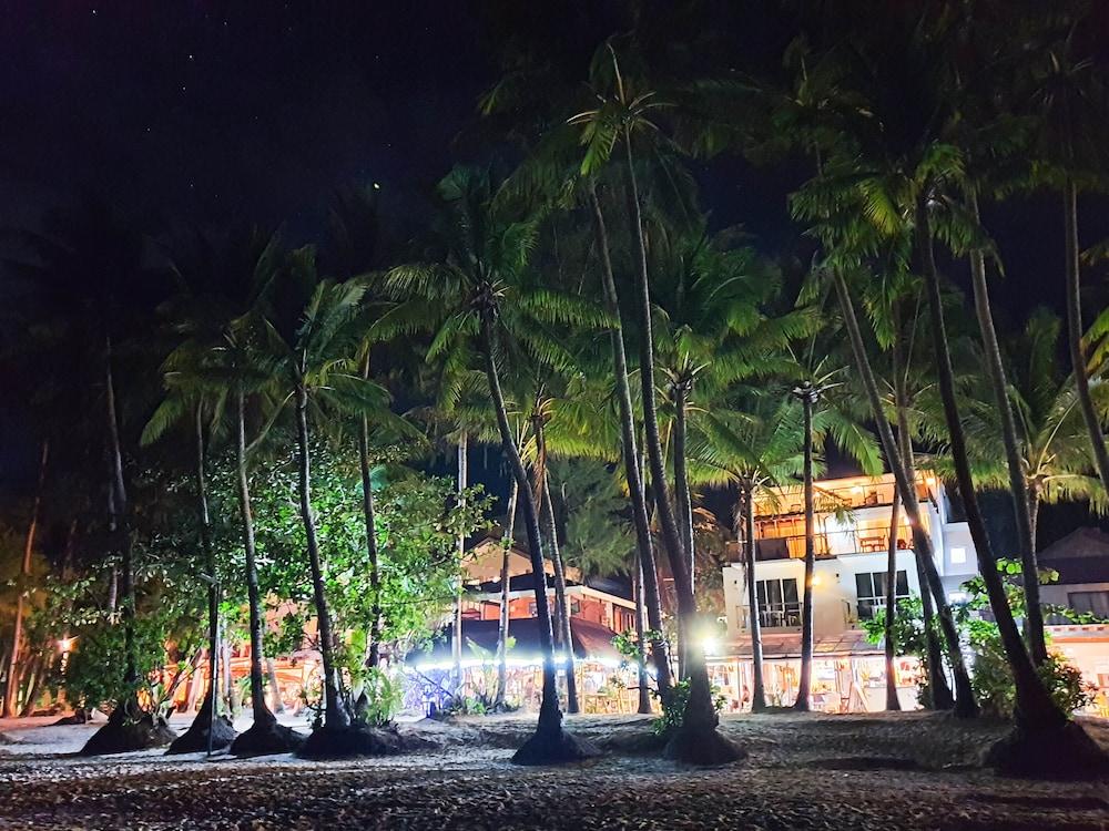 CocoLoco Boracay Beach Resort - Exterior