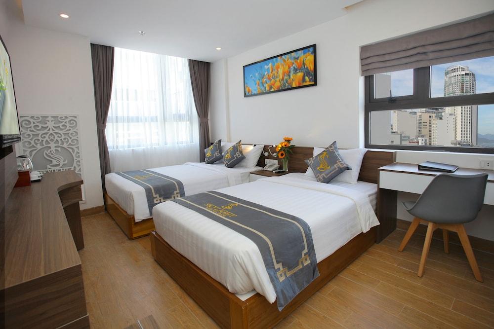 Skylight Hotel Nha Trang - Featured Image