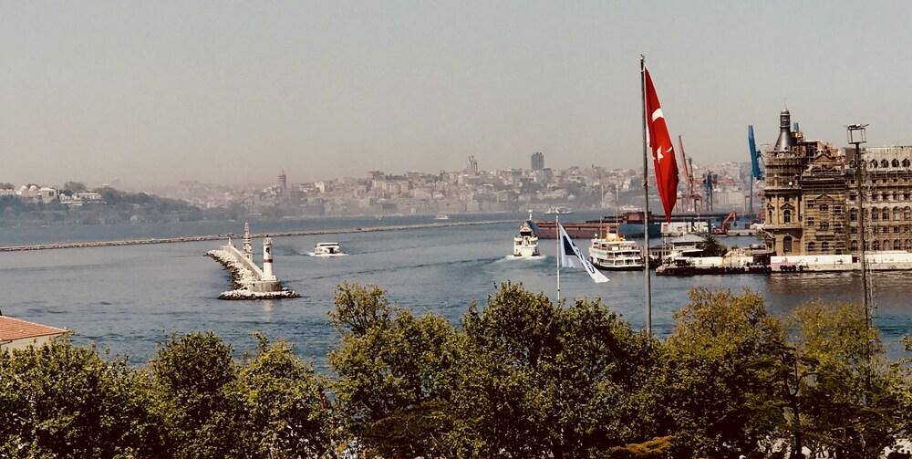Flat Bosphorus View Kadıkoy Istanbul - View from room