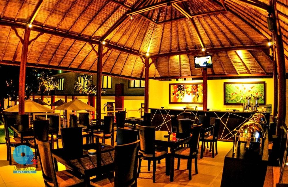 Ozz Hotel - Kuta Bali - Interior Entrance