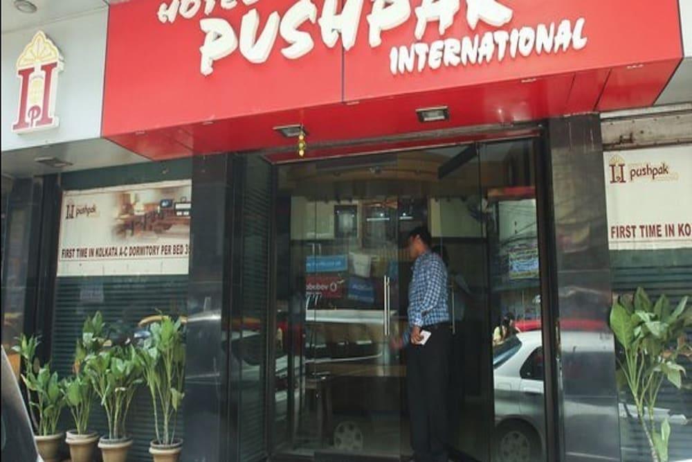 Hotel Pushpak International - Exterior